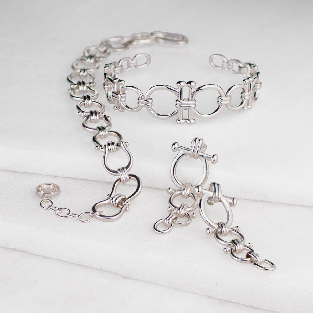 Chapelle - Horseshoe Link Equestrian Bracelet in Silver