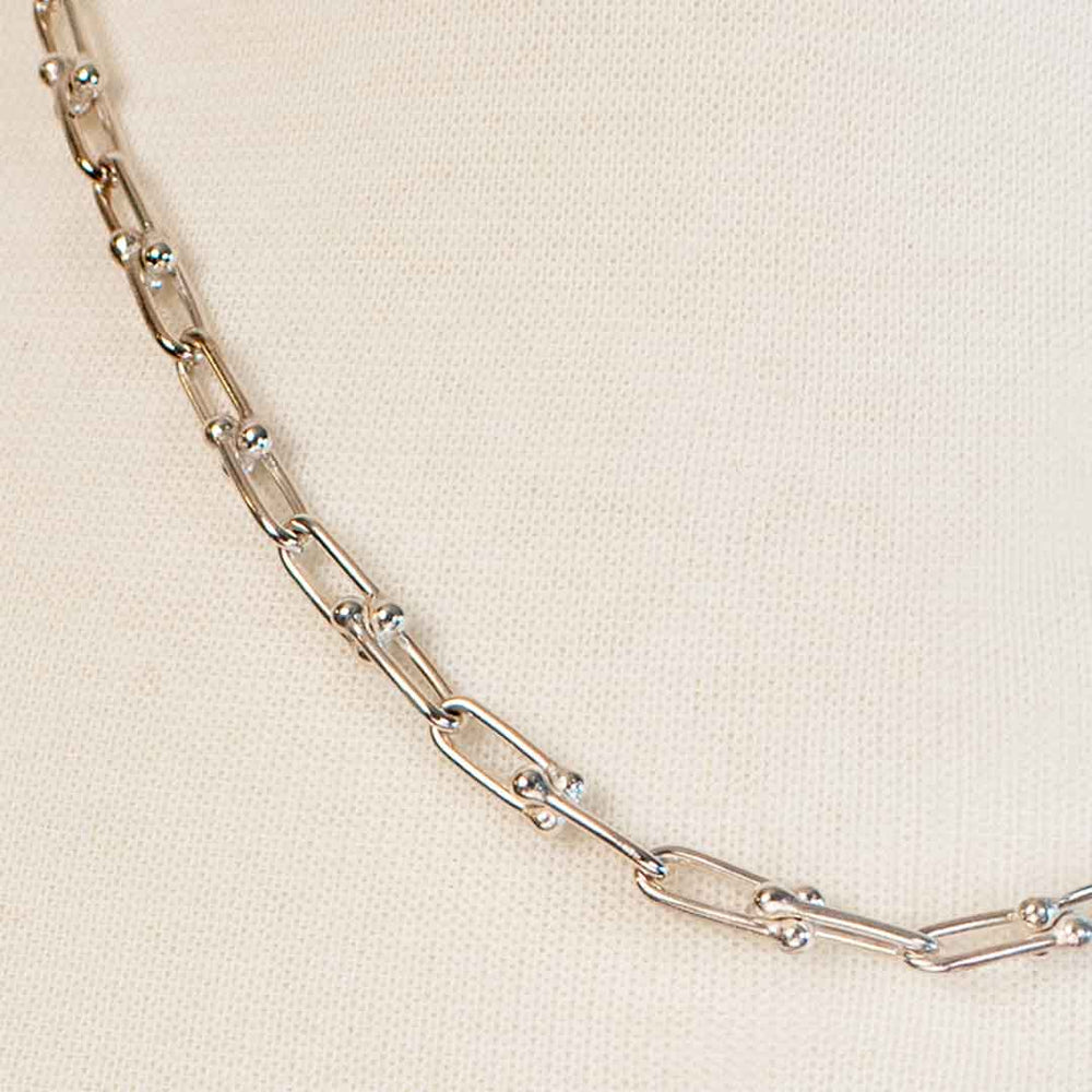 Bellamy - Horseshoe Link Equestrian Necklace in Silver