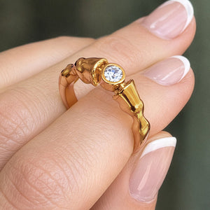 Cavallo - Horse Hooves Equestrian Ring with Moissanite in Gold