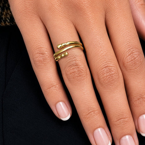 Cavallo - Spiral Horse Hoof Equestrian Ring in Gold
