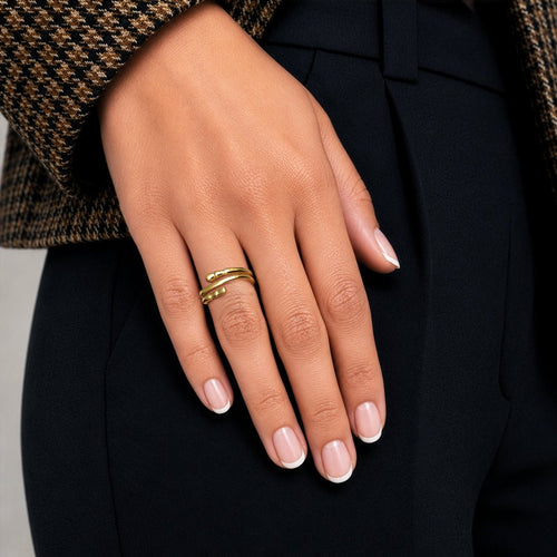 Cavallo - Spiral Horse Hoof Equestrian Ring in Gold