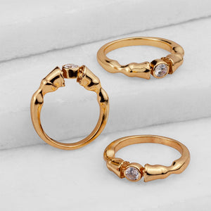 Cavallo - Horse Hooves Equestrian Ring with Moissanite in Gold