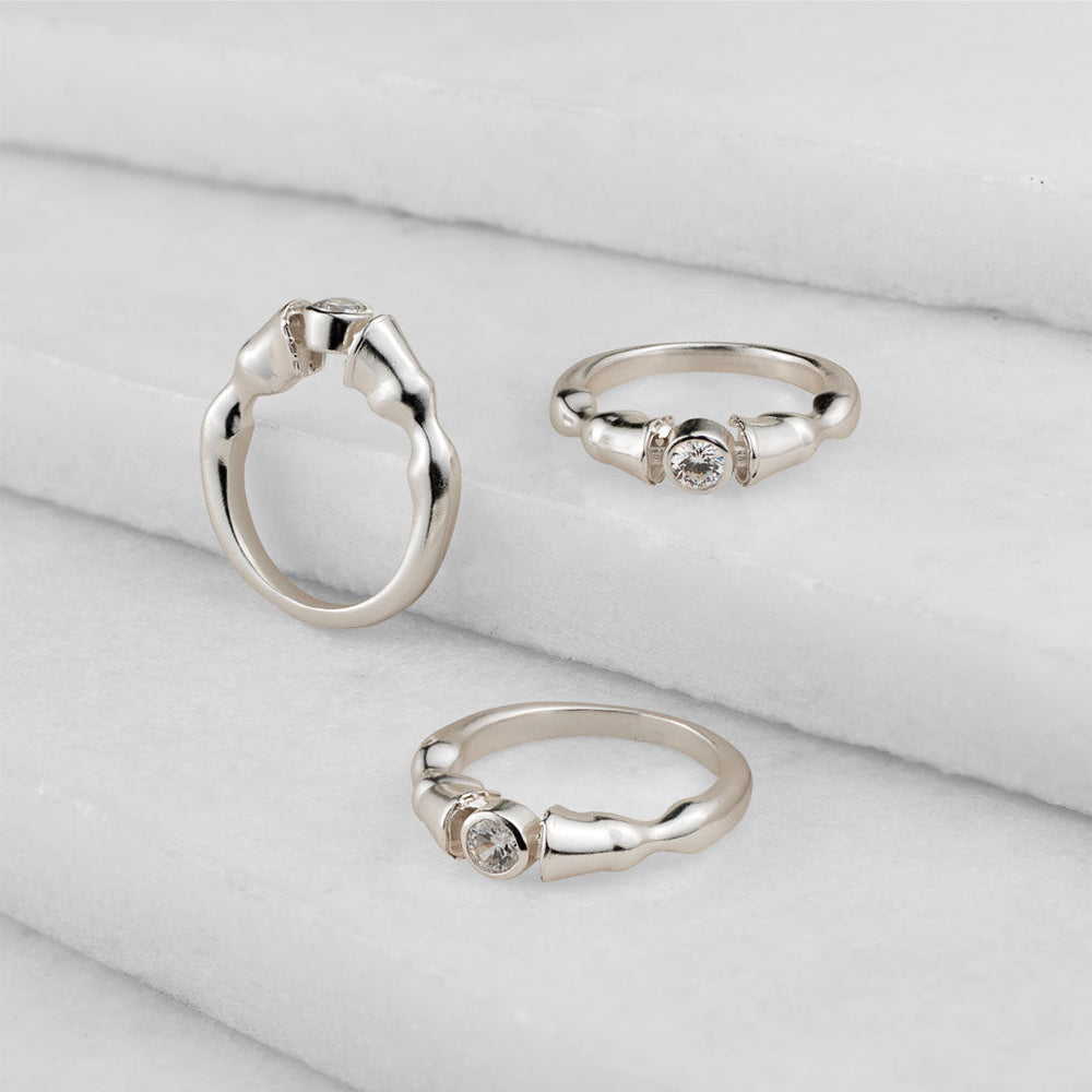 Cavallo - Horse Hooves Equestrian Ring with Moissanite in Silver