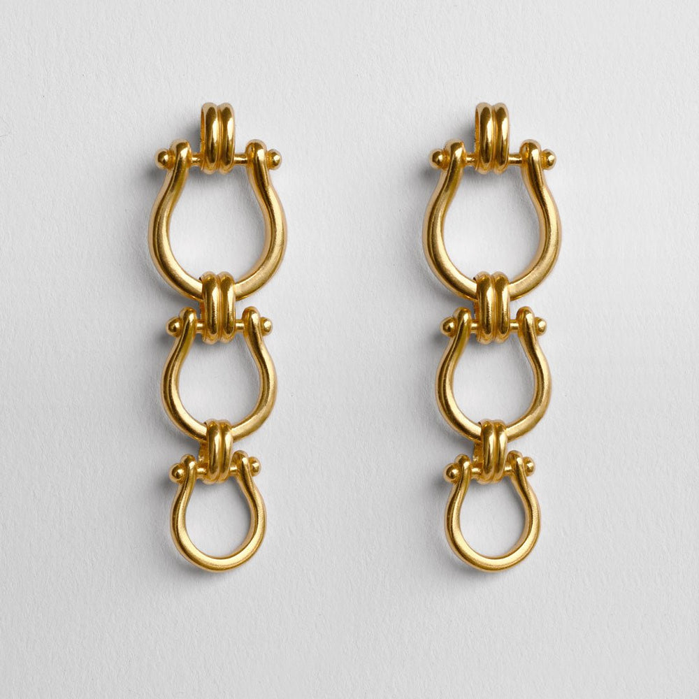 Chapelle - Horseshoe Link Earring in Gold