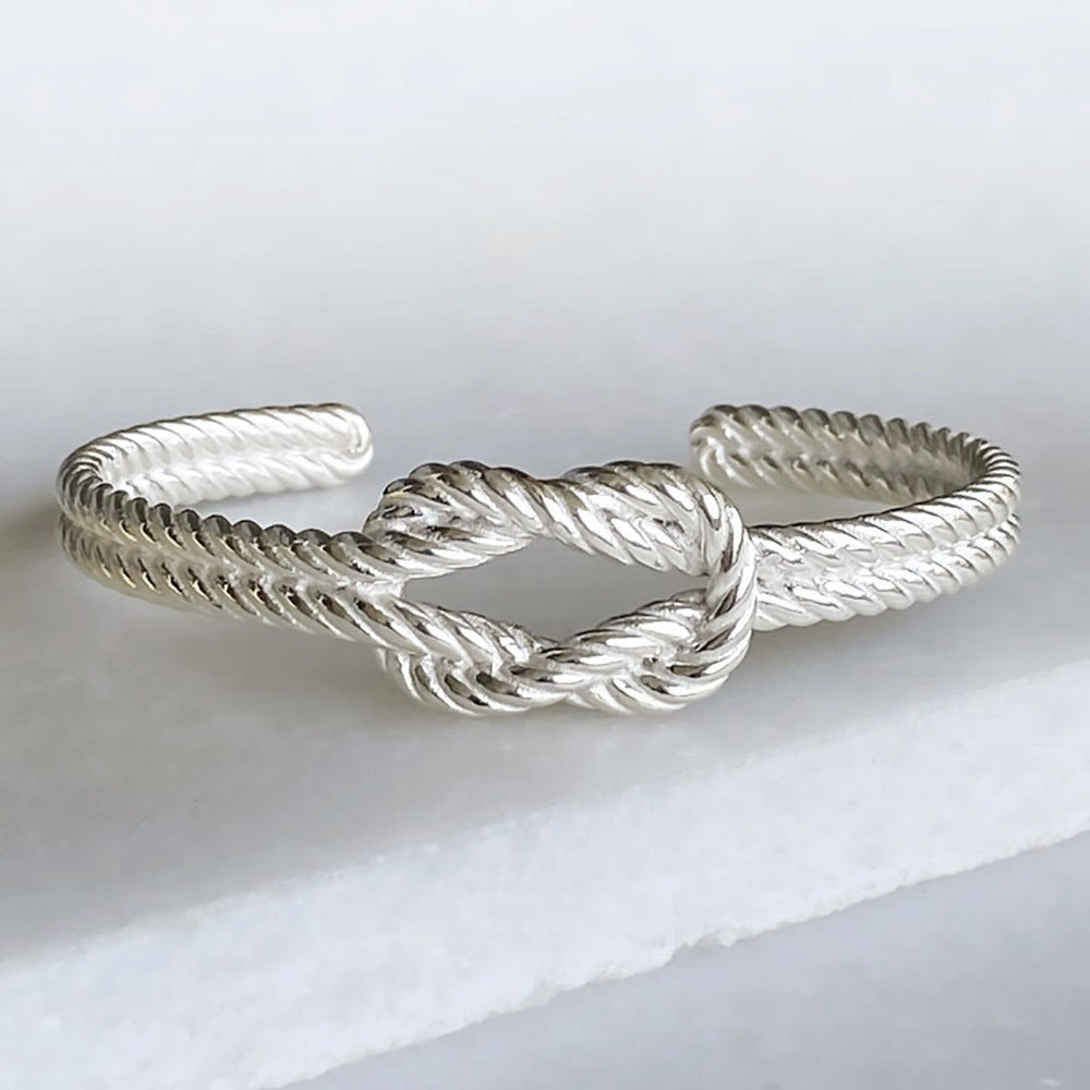 Lariat "Love Me Knot" - Twisted Rope Bracelet in Silver