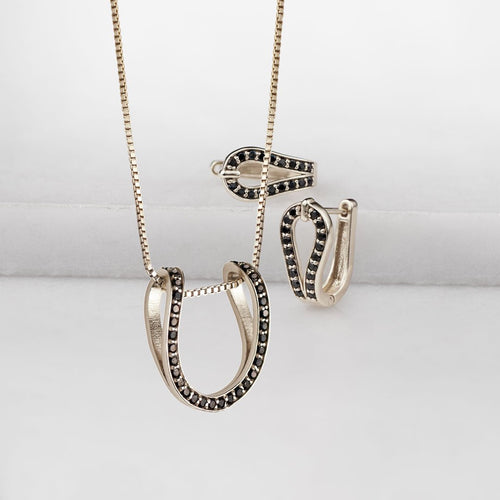 Levade - Moissanite Black Stones Sterling Silver Horseshoe Earring