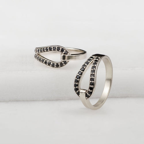 Levade - Moissanite Black Stones Sterling Silver Horseshoe Earring