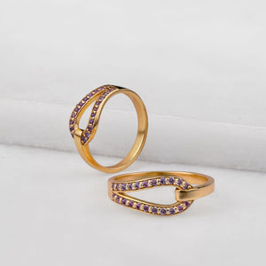 Levade - Violet Moissanite Equestrian Horseshoe Ring in Gold