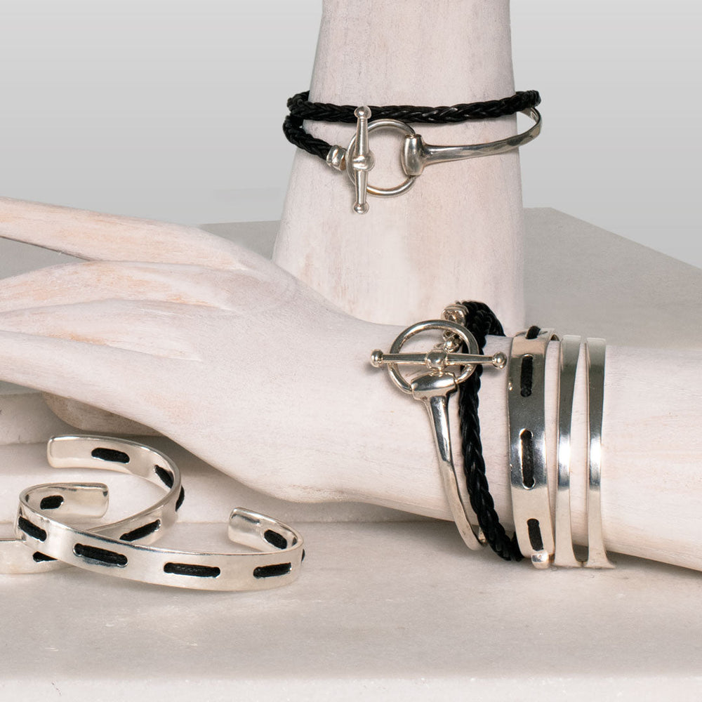 Odeza - Wrap Around Horse Bit Bracelet in Silver & Black